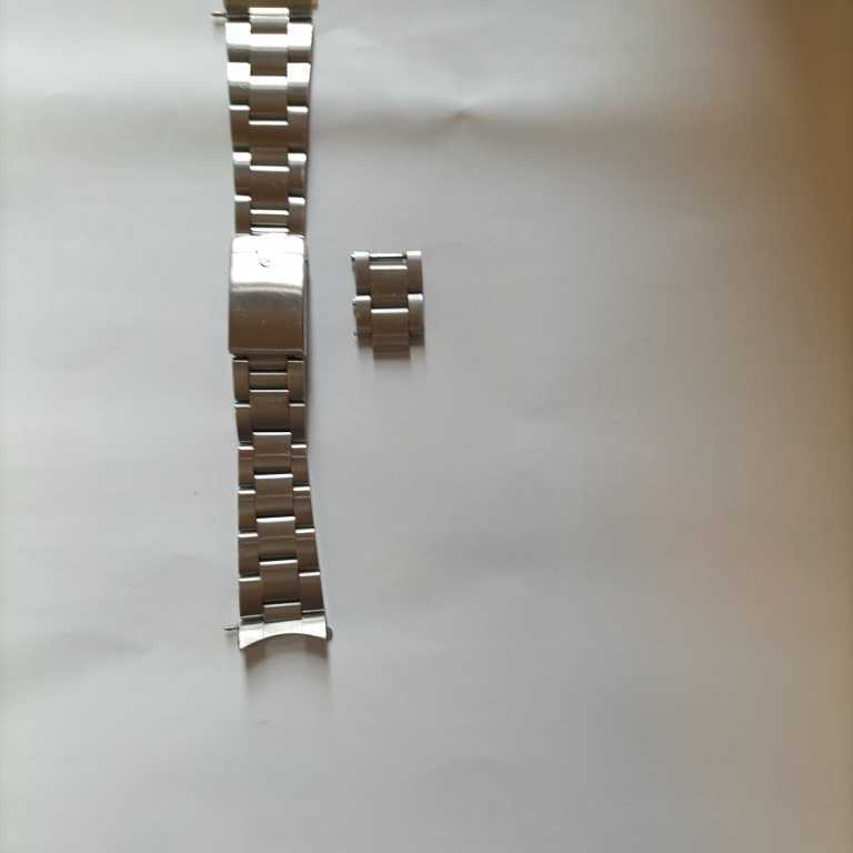 ROLEX ロレックスのベルト 2コマ余分にあります 裏に045と表記が