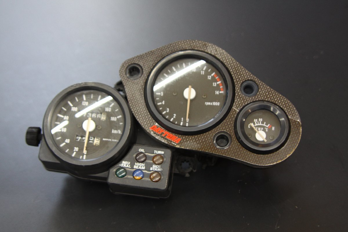 NSR250R（MC21）SE　純正メーターASSY！デイトナ製カーボンパネル付