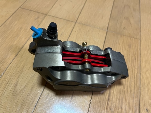 ブレンボ40mm キャリパー　左右セット brembo ブレンボ レーシングキャリパー 40mm 右側 削りだし CNC brembo