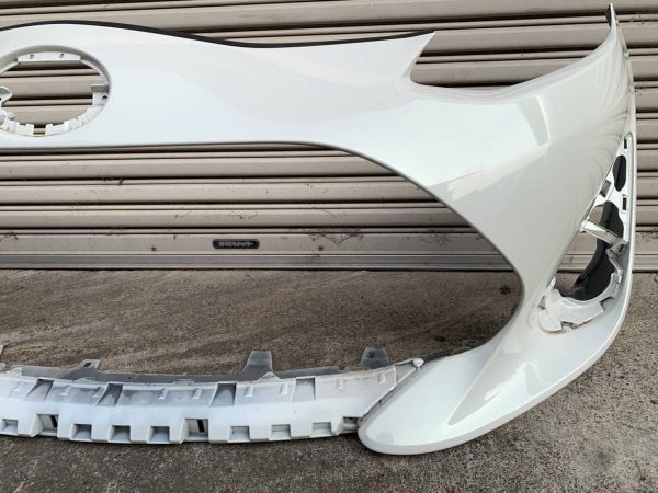 NHP10 アクア 後期純正フロントバンパー ホワイトパール(フロント