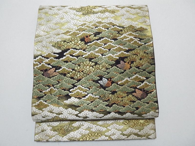 博多織　名古屋帯　献上柄　正絹　松葉仕立て　美品　黄土色 名古屋帯 美品 秀品 松葉仕立て 八寸名古屋帯 格子 燕 黄土色 正絹