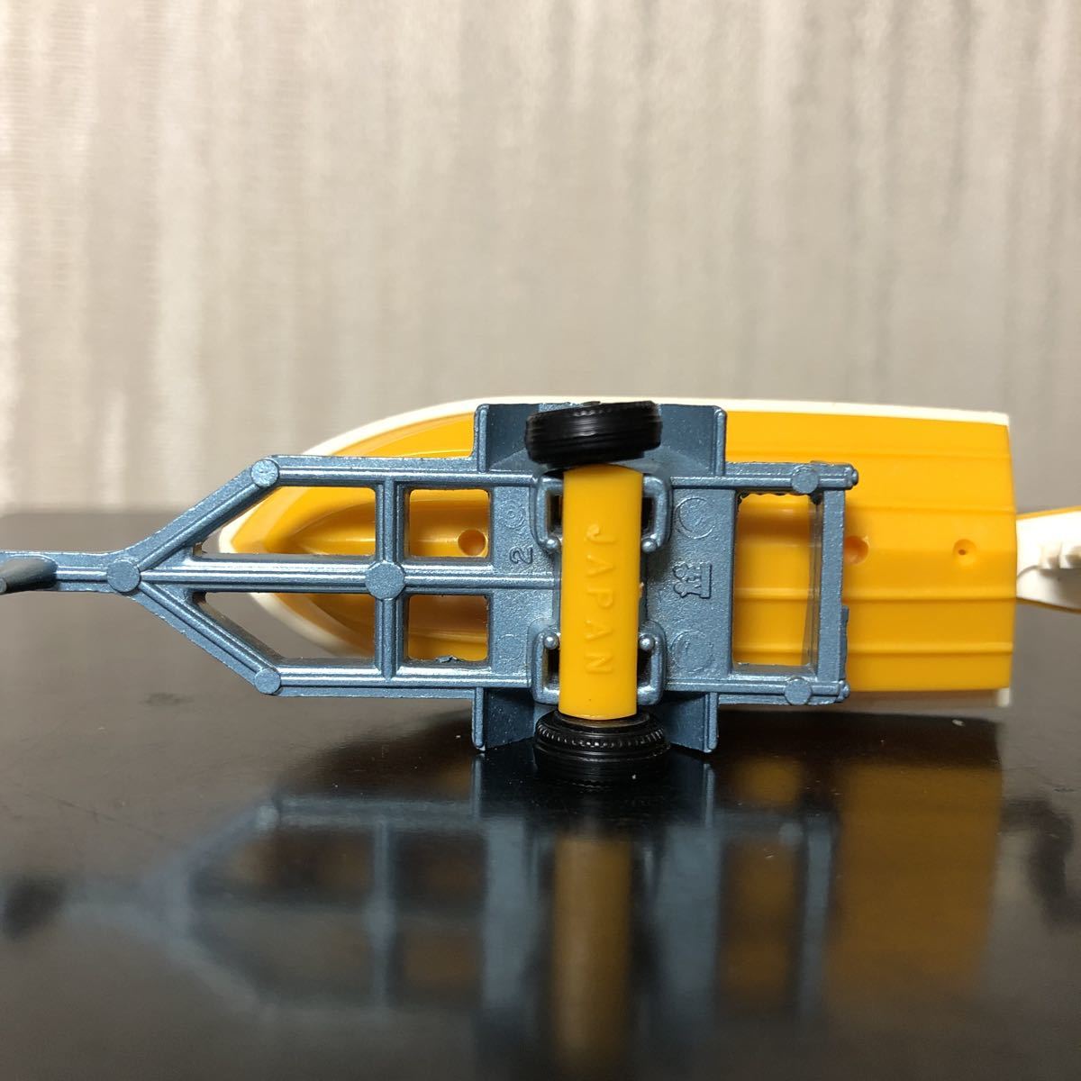 トミカ 黒箱 日本製 ヤマハ ボート 1Fホイール 美品(乗用車)｜売買され