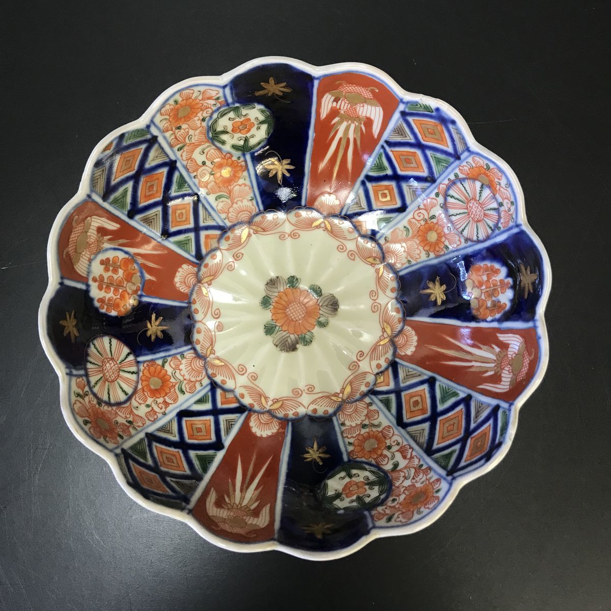 古伊万里 色絵 菊紋輪花鉢 伊万里【301-403#80】(色絵)｜売買された