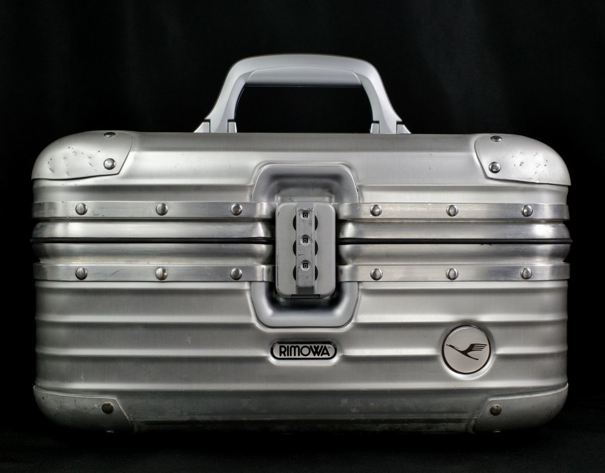 リモア 918.38 トパーズ『Lufthansa』ALUビューティケース17L リモワ