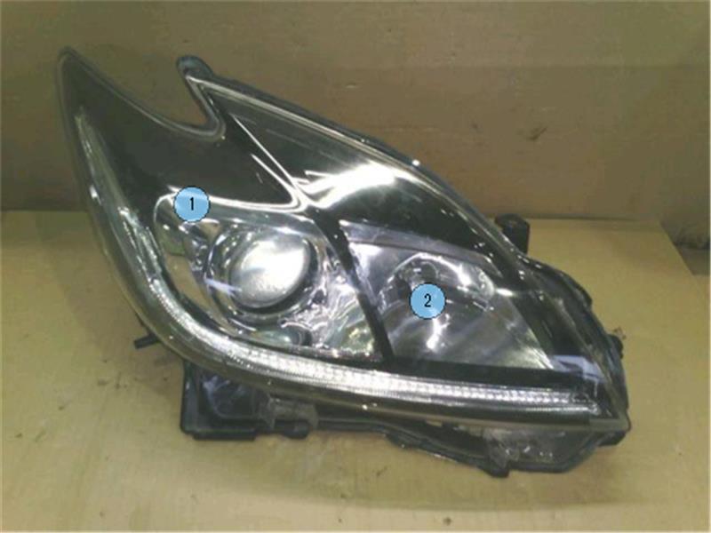 プリウス PRIUS 《ZVW30》右ヘッドライト 右ヘッドランプ 右 R 47-29 20-