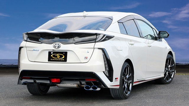 GANADOR マフラー PASION プリウスPHV 6LA-，DLA-ZVW52 H29/9- 2ZR-FXE [GR SPORT] チタン製ブルーテール 個人宅不可 離島は要確認