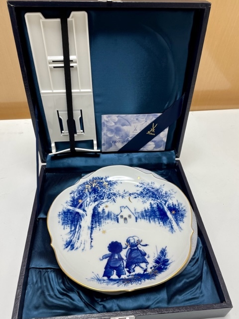 【数量限定，定番人気】 Meissen マイセン メモリアルプレート1997年 ヘンゼルとグレーテル イヤープレート 飾り皿 箱付き 皿(マイセン)｜売買されたオークション情報、yahooの商品情報をアーカイブ公開 - オークファン マイセン