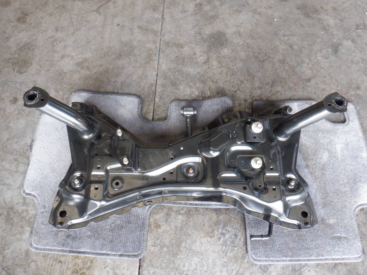 スペーシア（ＭＫ３２Ｓ）フロントサスペンションフレーム　４５８１０－５０Ｍ０２　６０７５８キロ