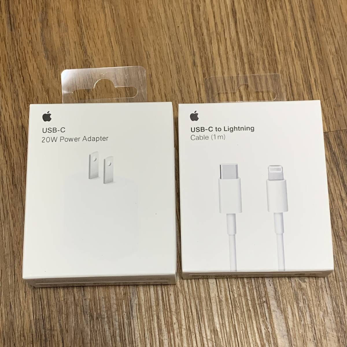 ２点セット　アップル USB-C to Lightningケーブル　１メートルと20W ACアダプタ