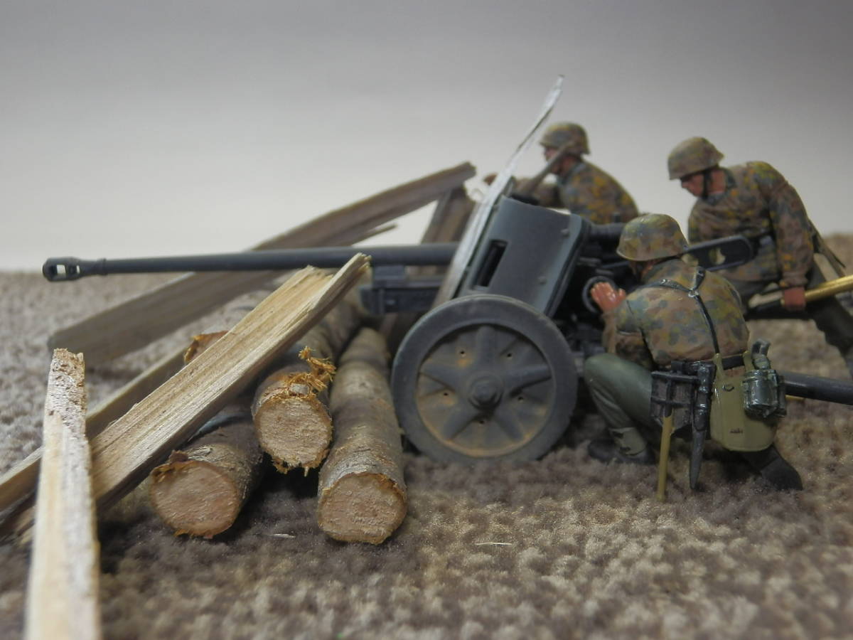 1/35 ドラゴン 5cm対戦車砲 Pak38 +イタレリ 親衛隊砲兵 4名 【完成品】