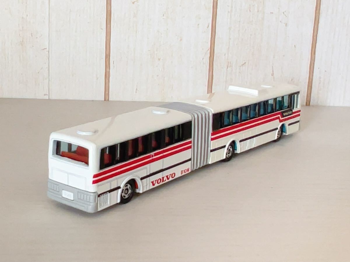 ロングトミカ TOMY VOLVO ボルボ 富士重工 連節バス 1/100スケール 