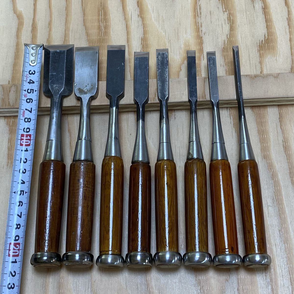 Nt146 追入鑿 叩き鑿 ノミ 大工道具 刻印 4本有り 刃幅(mm)30・24.6 