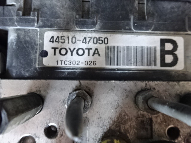 NHW２０　プリウス　ABS　未確認