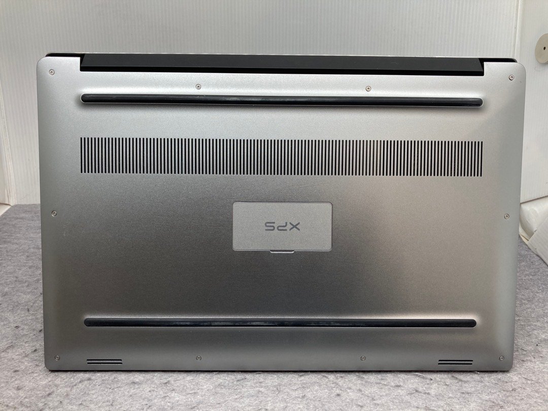 ジャンク【DELL】XPS 15 9560 Corei7-7700HQ メモリなし ストレージ