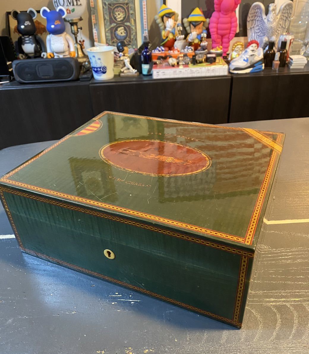  ELIE BLEU PARIS FOR FINE HAVANA CIGARS 葉巻ケース 木製シガーBOX 葉巻保管ケース ボックス 箱 湿度計 エリーブルー ハバナ(葉巻用品)｜売買されたオークション情報、yahooの商品情報をアーカイブ公開 - 葉巻用品