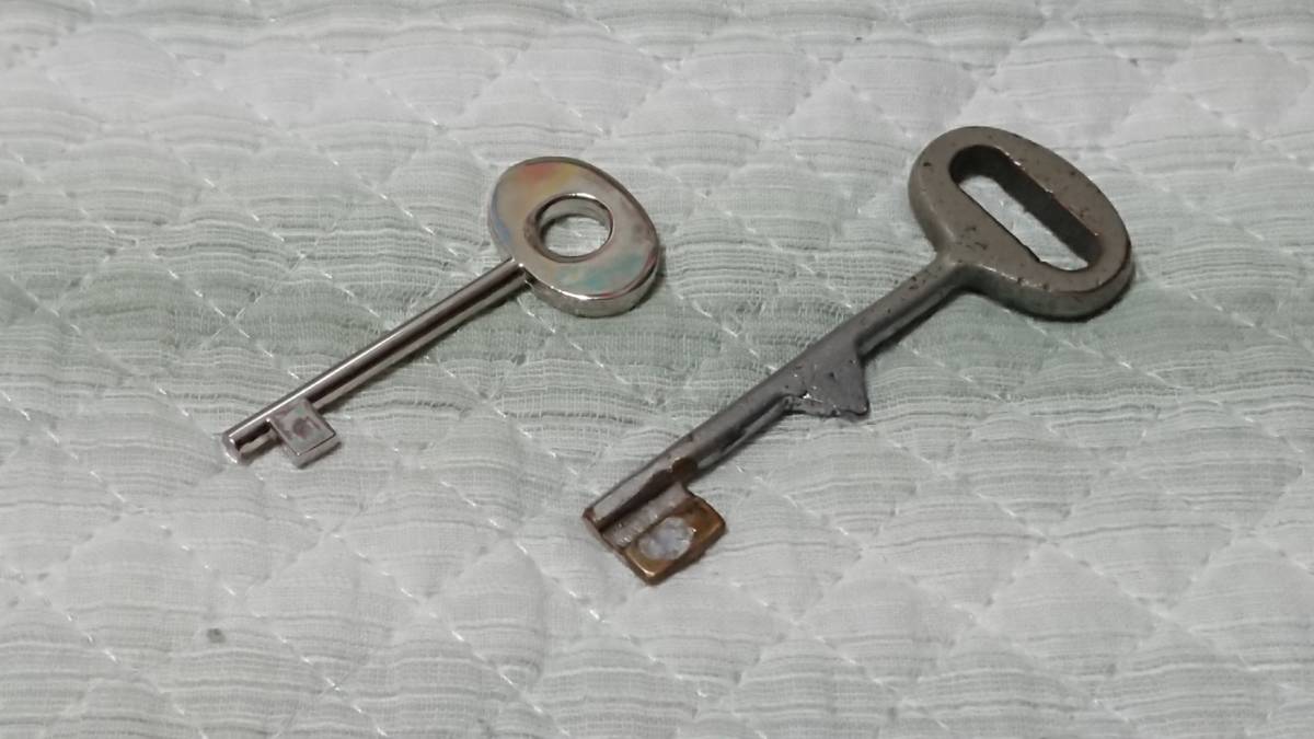 用途不明　鉄道鍵　２本　車掌スイッチキー