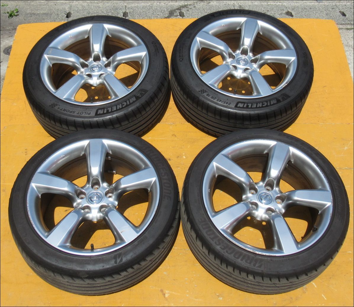 日産 フェアレディZ Z33 用 中期 後期 純正 アルミホイール タイヤ付き  