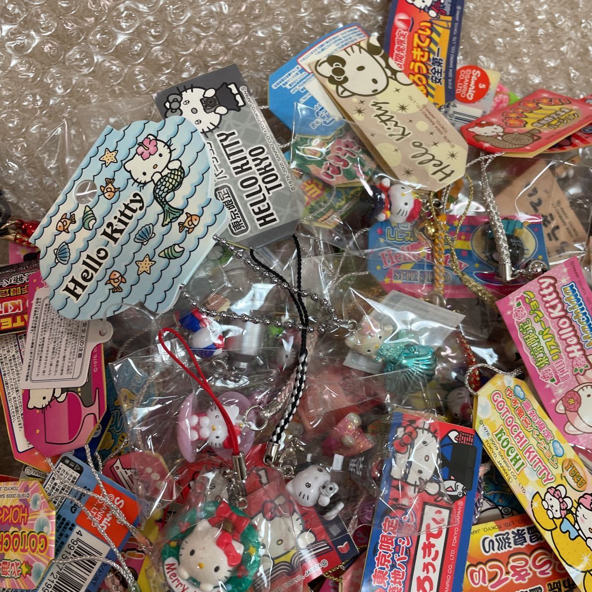 ご当地キティ ストラップ 根付 ハローキティ サンリオ 大量 Sanrio