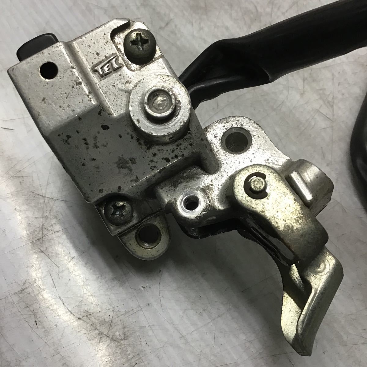 E47-18 ホンダ トゥデイ AF61 ハンドルスイッチ 左 ネジ穴OK!! 純正 