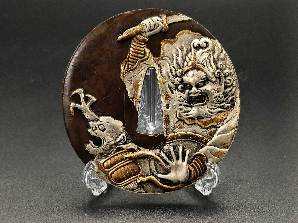 銅地海浪文縁頭揃 三点一作 刀装具 波涛図 精密毛彫 金工細工 拵え外装用 日本刀装具 海浪の図 縁頭 鯉口 栗型 鐺 銅地 金工 細工 刀剣美術 金具