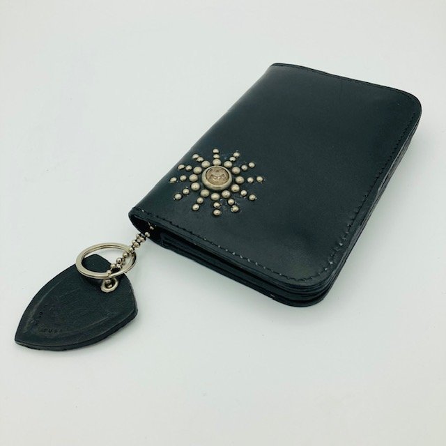 驚きの破格値，豊富な 美品 HTC レザー 財布 ハリウッド