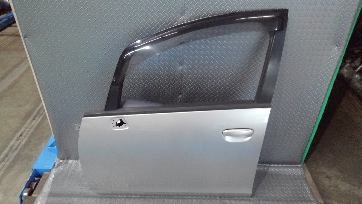  コルトプラス Z23W フロント左ドア シルバー/A17 個人宅発送不可(サイド)｜売買されたオークション情報、yahooの商品情報をアーカイブ公開 - オークファン 三菱用
