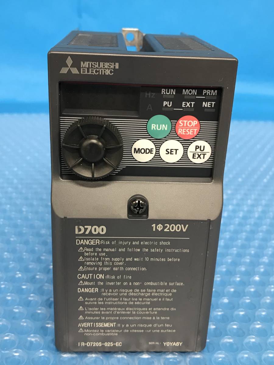 [CK9788] 三菱 MITSUBISHI FR-D720S-025-EC (FR-D720S-0.4K) FREQROL-D700 インバータ 未使用品 動作保証