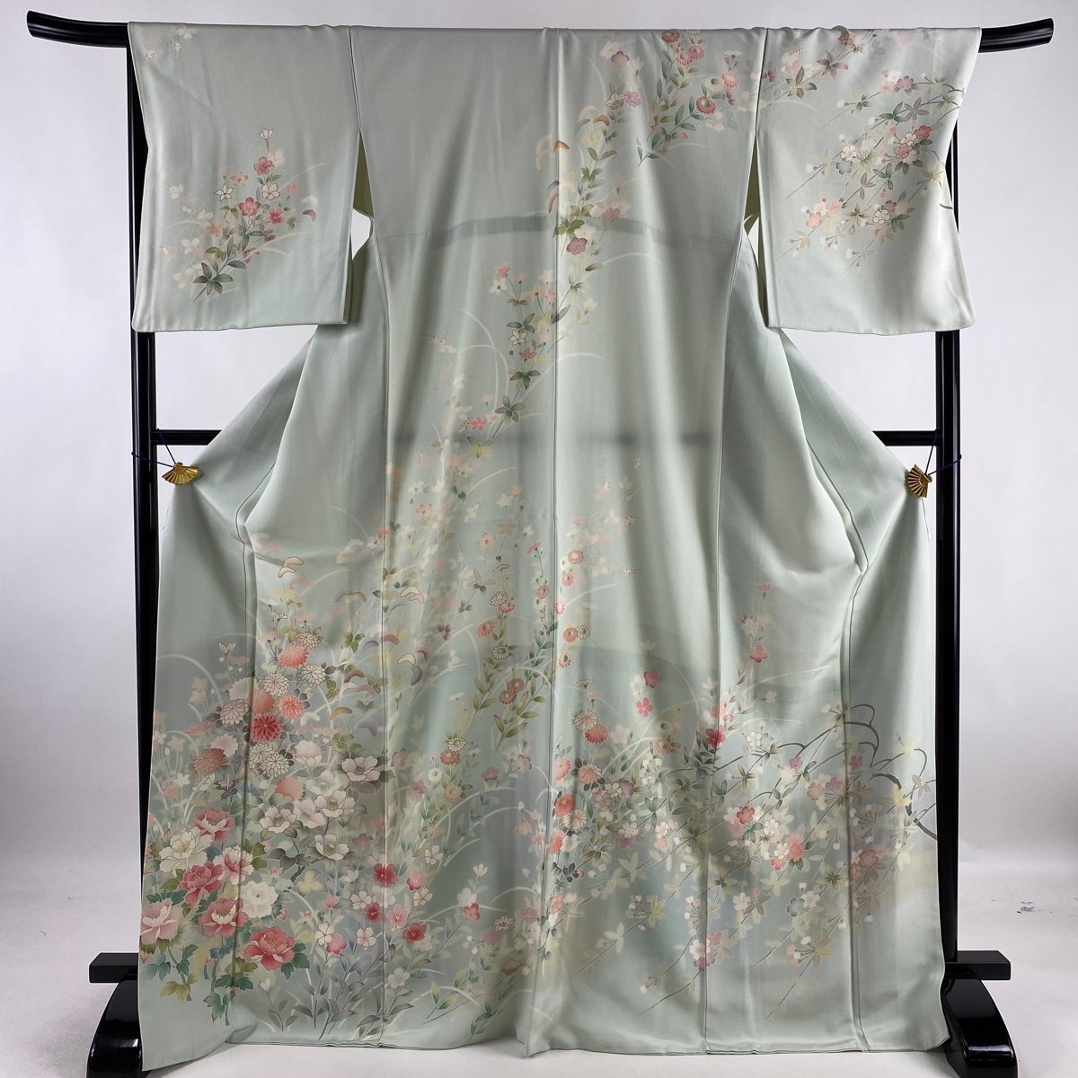 訪問着 秀品 椿 菊 刺繍 金彩 薄緑 袷 身丈171cm 裄丈69cm
