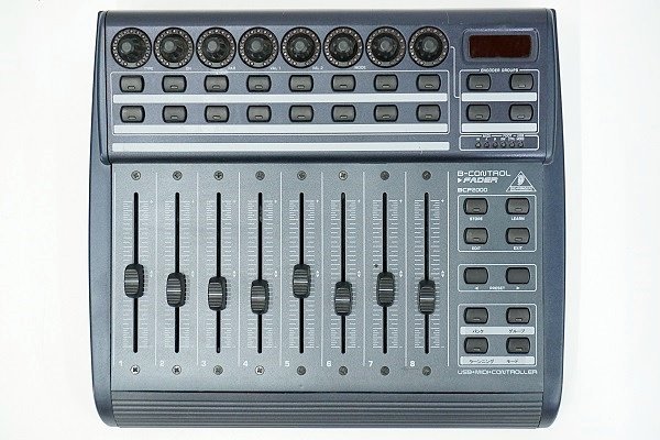 BEHRINGER/べリンガー MIDI フェダーコントローラー△BCF2000 中古