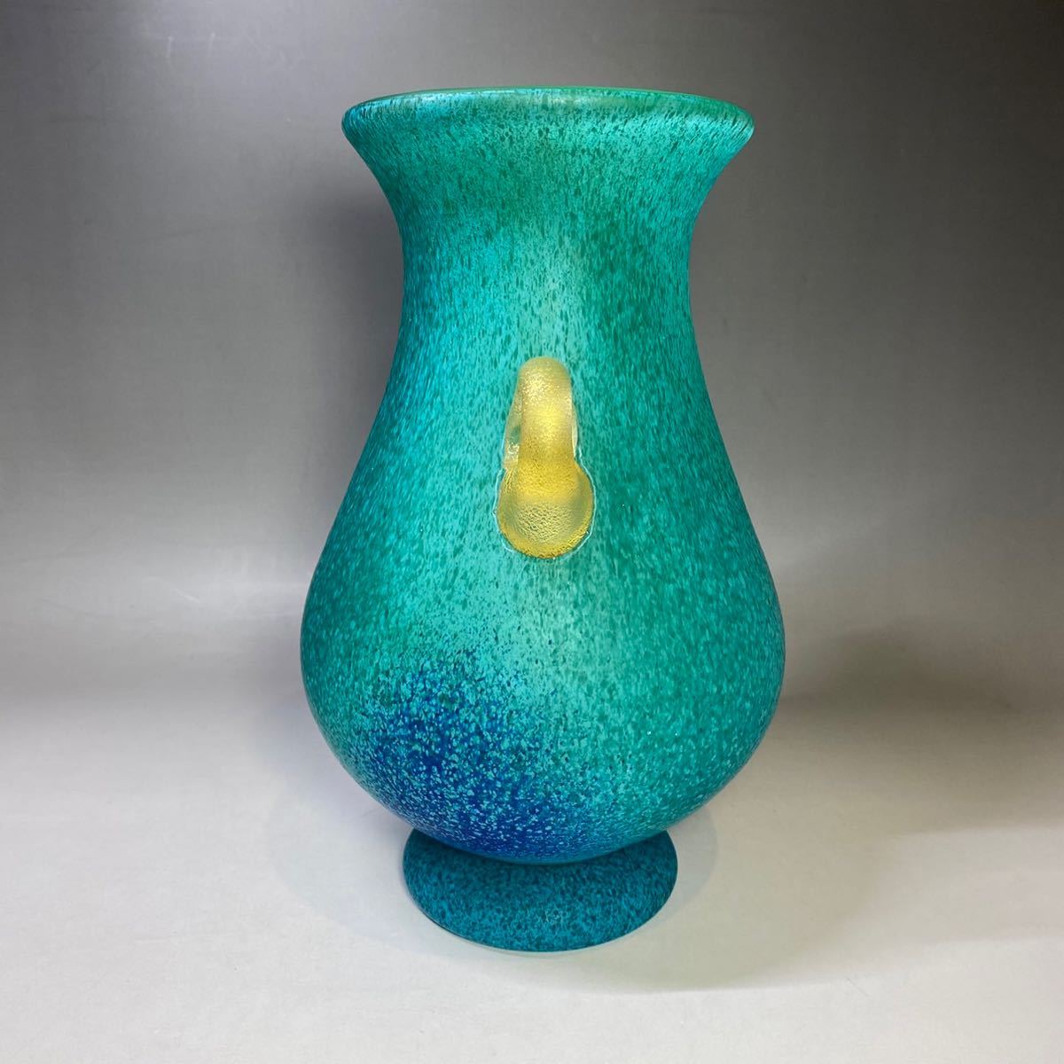 日展理事【岩田久利】作「絲韻」金彩耳付花瓶 高24.5cm 共箱 花器 細密 