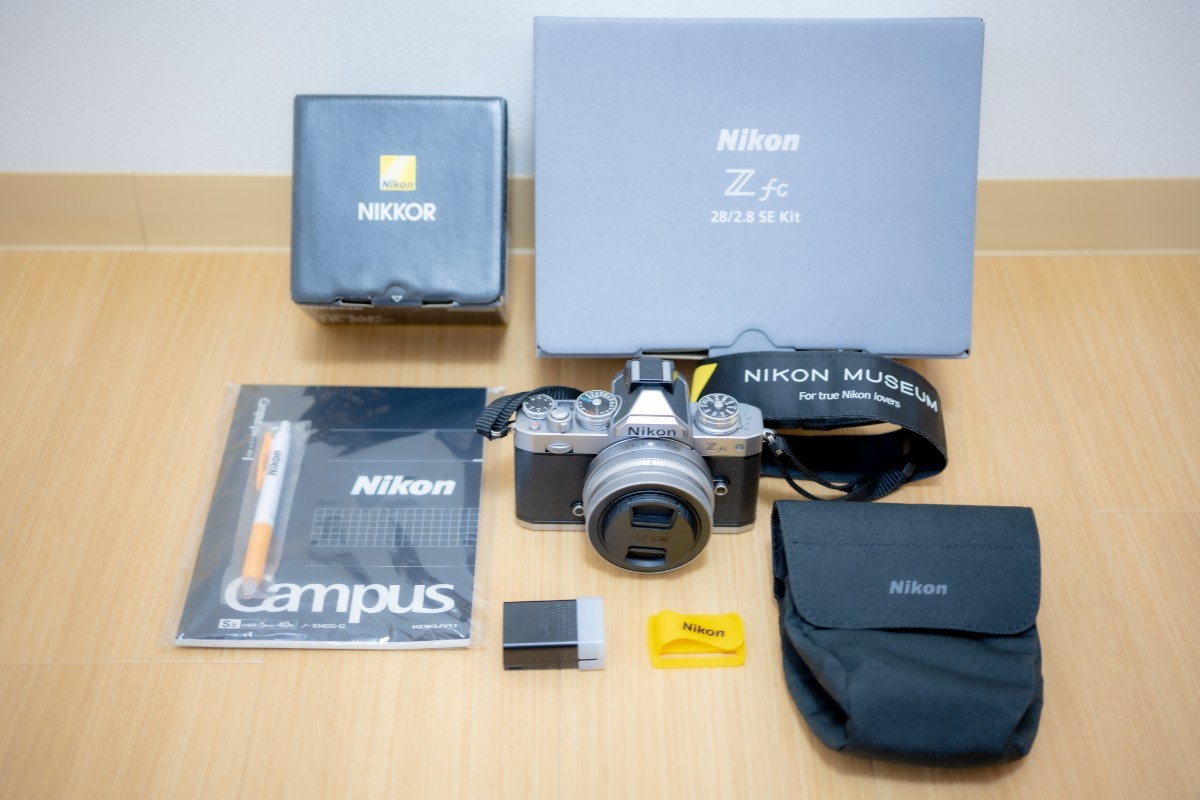 Nikon Z fc ボディ + NIKKOR Z DX 16-50mm f/3.5-6.3 VR シルバー + 
