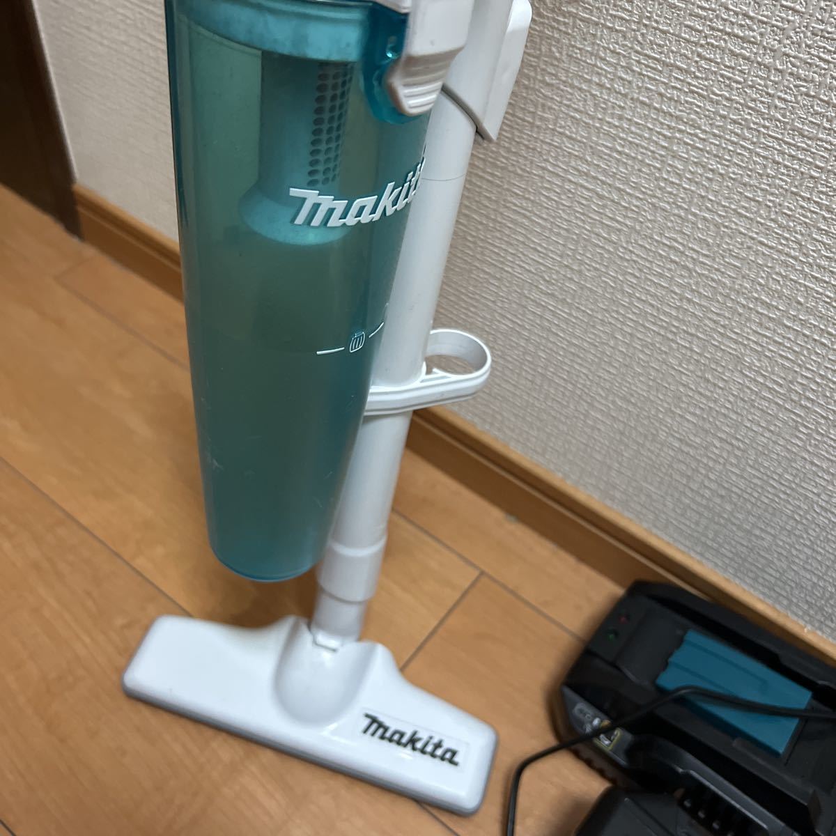 makita マキタ 充電式クリーナー CL280FD カプセル式&サイクロン