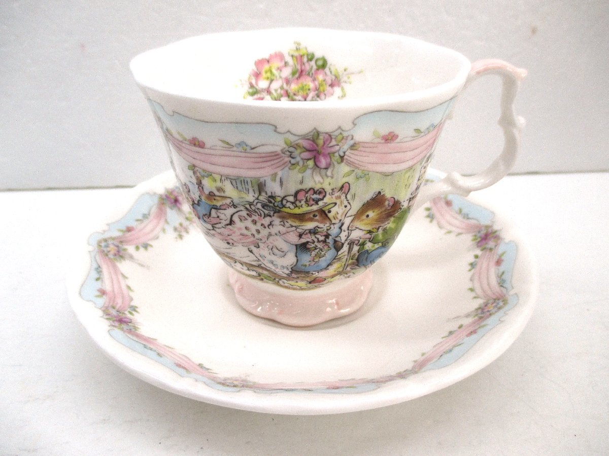 極美品】ロイヤルドルトン カップ＆ソーサー ROYAL DOULTON THE WEDDING
