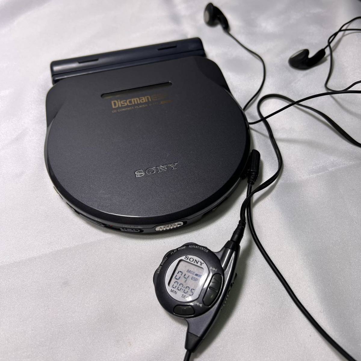 動作品 SONY CDウォークマン D-777 Discman ESP 外付けバッテリーケース EBP-20 リモコン RM-DM20L