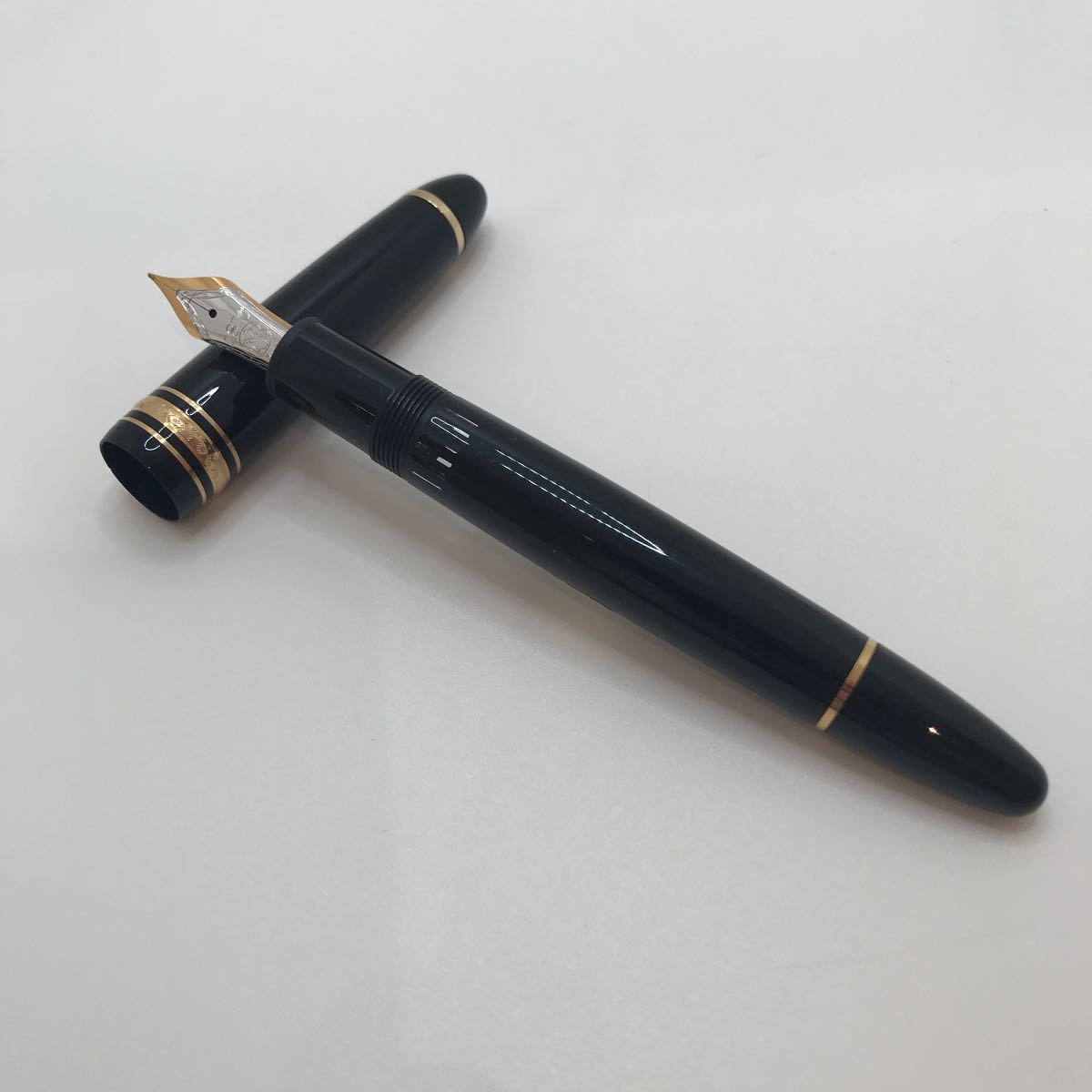 モンブランマイスターシュテック Amazon | MONTBLANC モンブラン 万年筆 マイスターシュテュック レッド