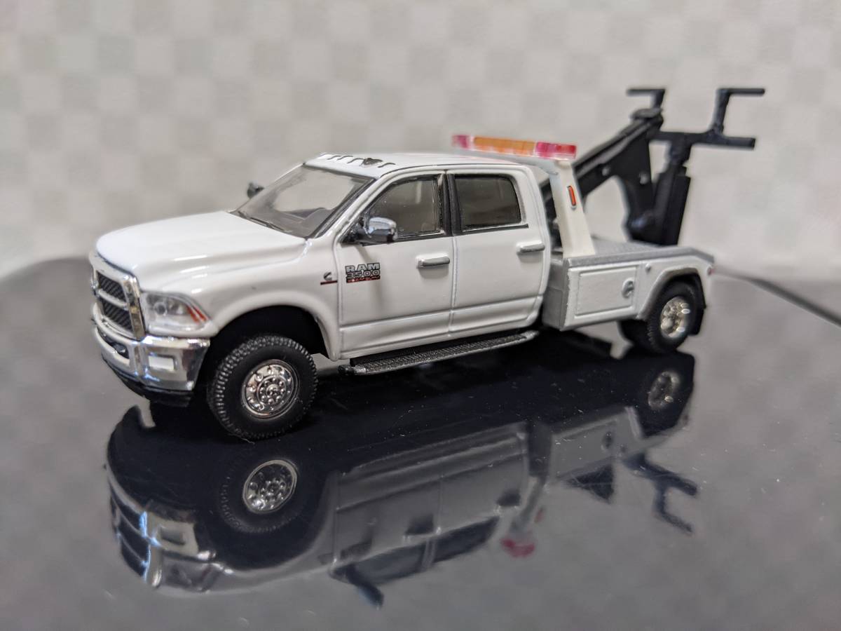 グリーンライト　1/64 ミニカー　2018 ダッジラム　3500レッカー