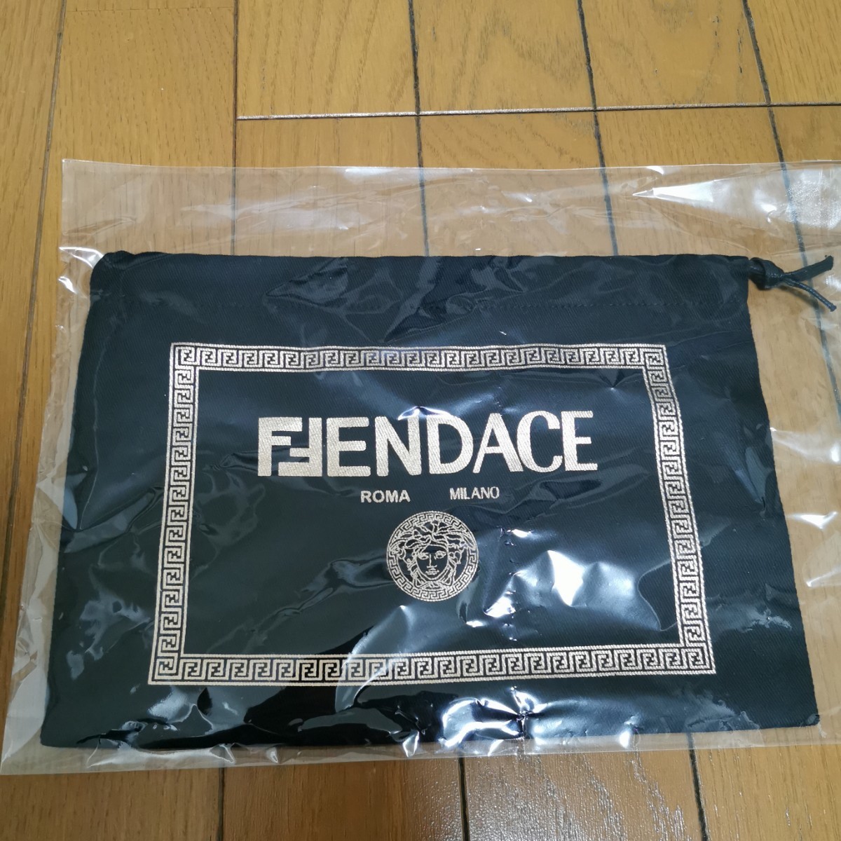 FENDACE フェンダーチェ FENDI ヴェルサーチ 保存袋 未使用品です 