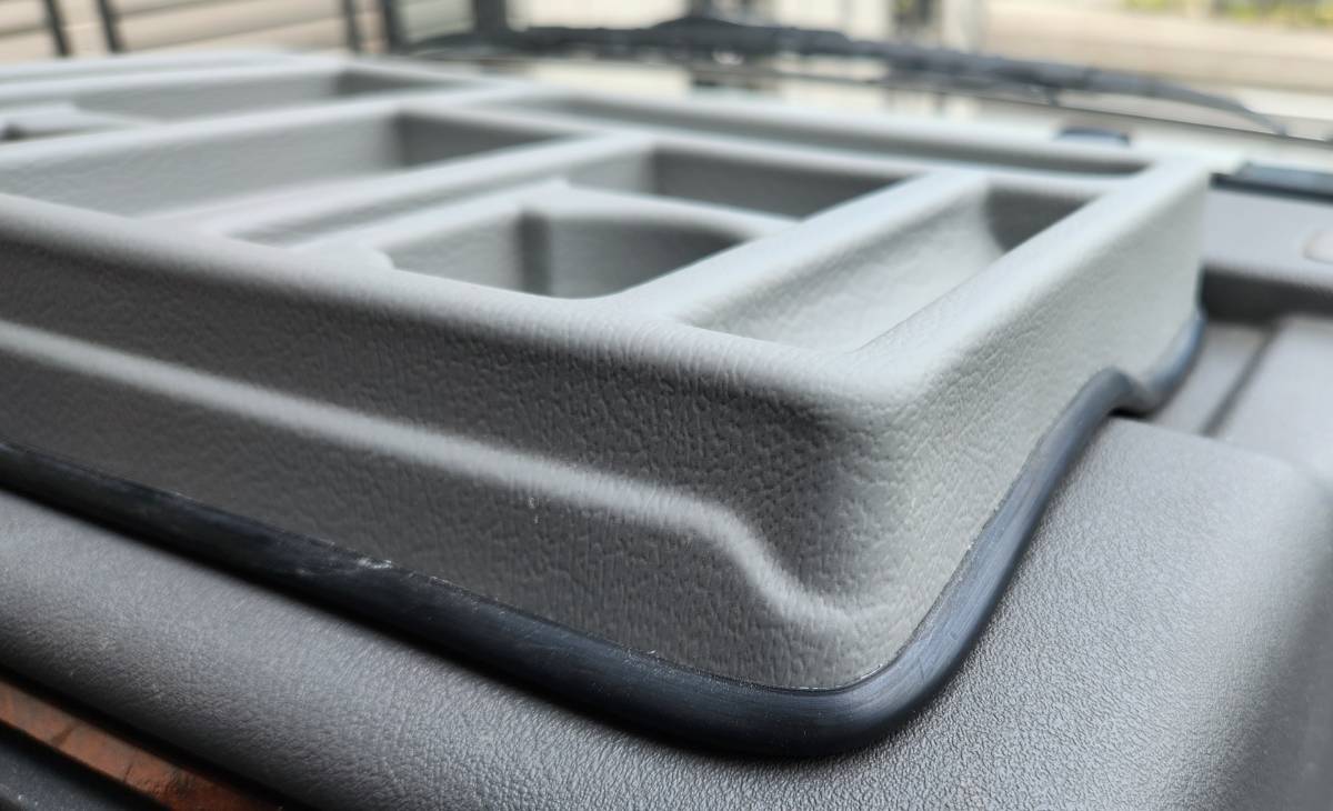 VW T4 DASH TRAY（ダッシュトレイ）右ハンドル/左ハンドル 共通 WESTFALIA ヴァナゴン カラベル ウェストファリア フォルクスワーゲン T4 VW ダッシュボードトレイ T T3 Infill