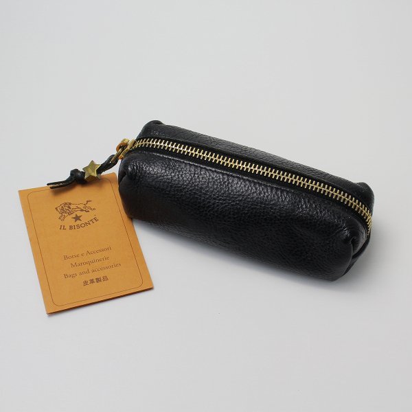 IL BISONTE イルビゾンテ ブラックレザーポーチ 保存袋付き IL BISONTE イルビゾンテ ブラックレザーポーチ 保存袋付き