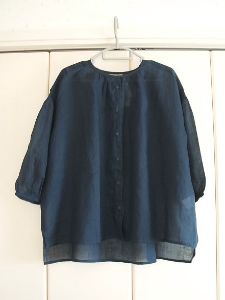 サマンサモスモス★リネン１００％・前開きギャザーたっぷりブラウス・ネイビー★タグ付き