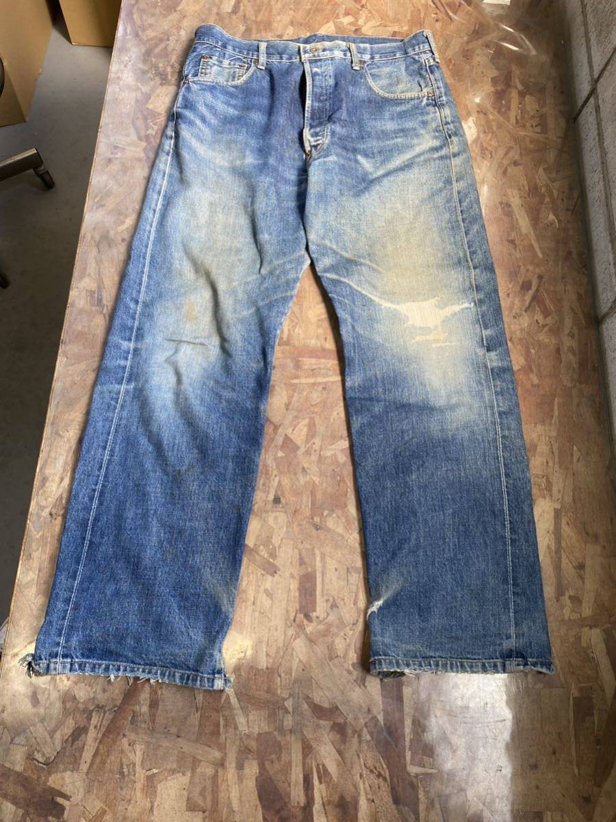 大人気，高品質 Levi's リーバイス702XX ビッグE デニムパンツ ジーンズ ストレート ボタンフライ 赤耳 サイズW36 日本製 ヴィンテージ(W36)｜売買されたオークション情報、yahooの商品情報をアーカイブ公開 - W36
