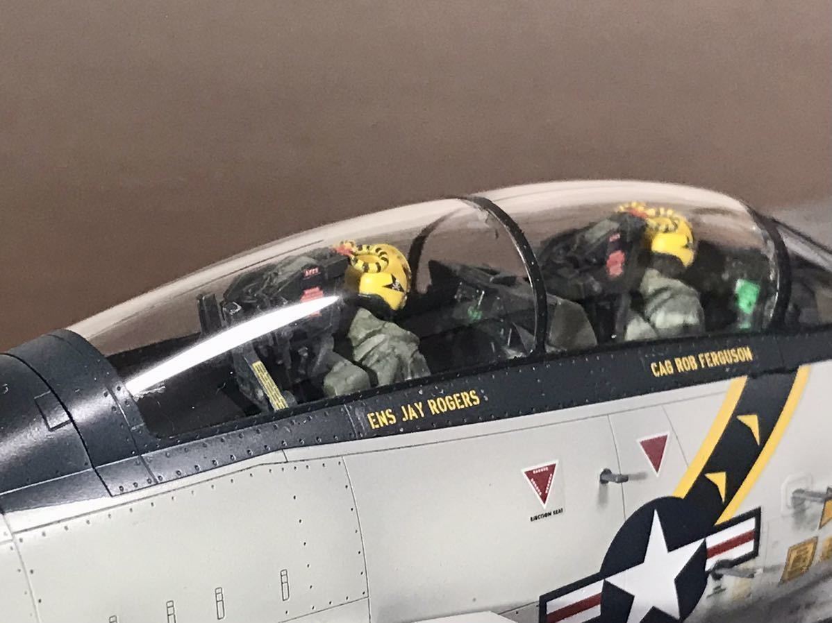 完成品 1/48 F-14A トムキャット VF-84 ジョリーロジャース 発艦シーン
