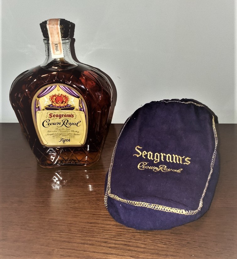 1970年代古酒・特級】ゴールドタッセル ＆ クラウンローヤル 2本セット