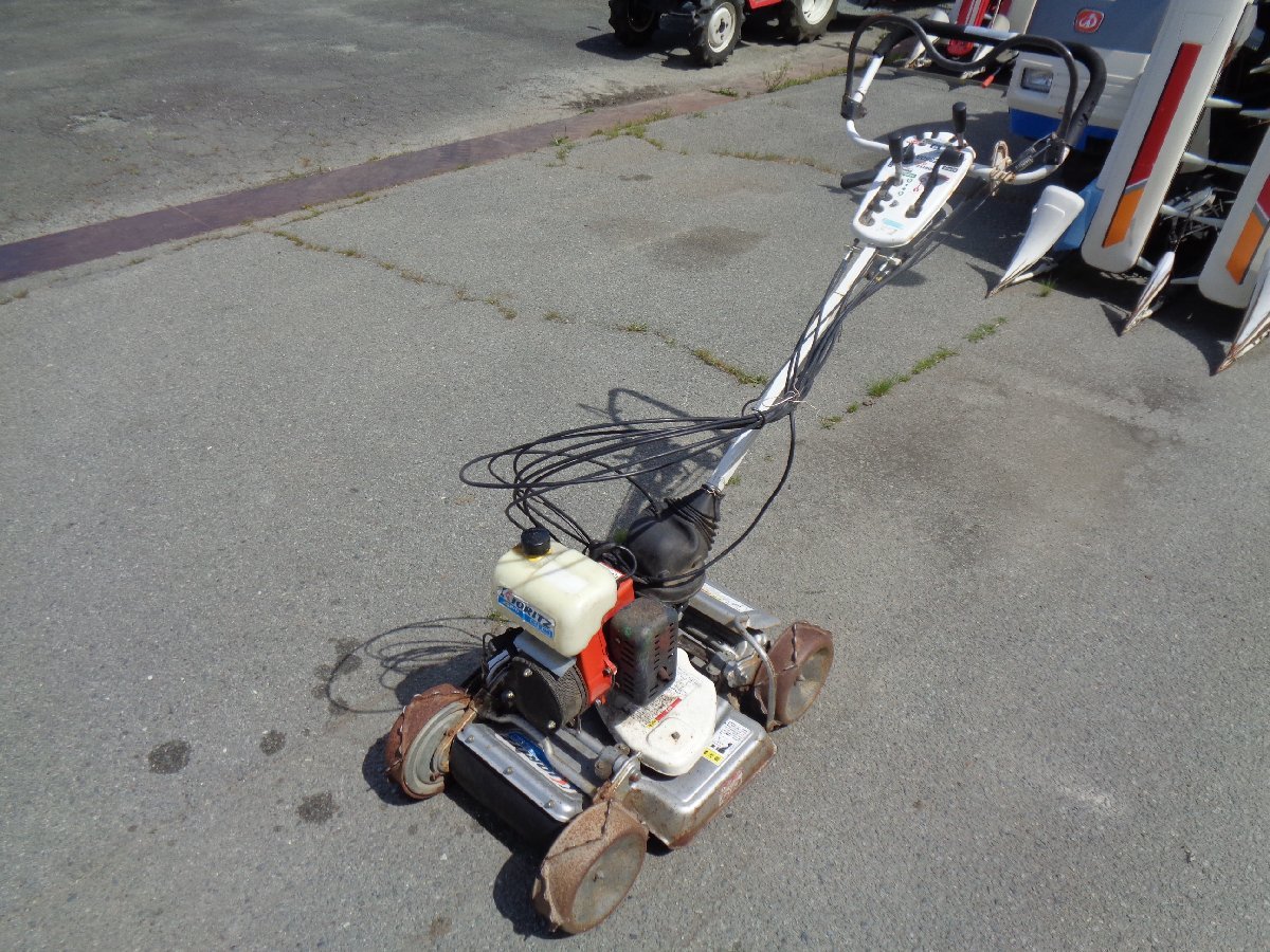 （三重）共立 あぜ草刈り機　AZ850A 4WD 要整備品 配送不可