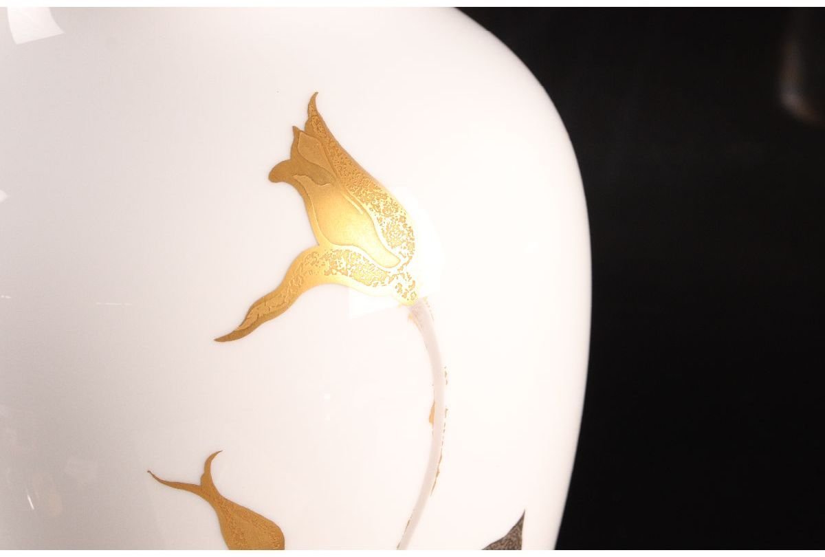 URA]大倉陶園/OKURA/金蝕薔薇文花瓶/34.5cm/7-4-172(検)