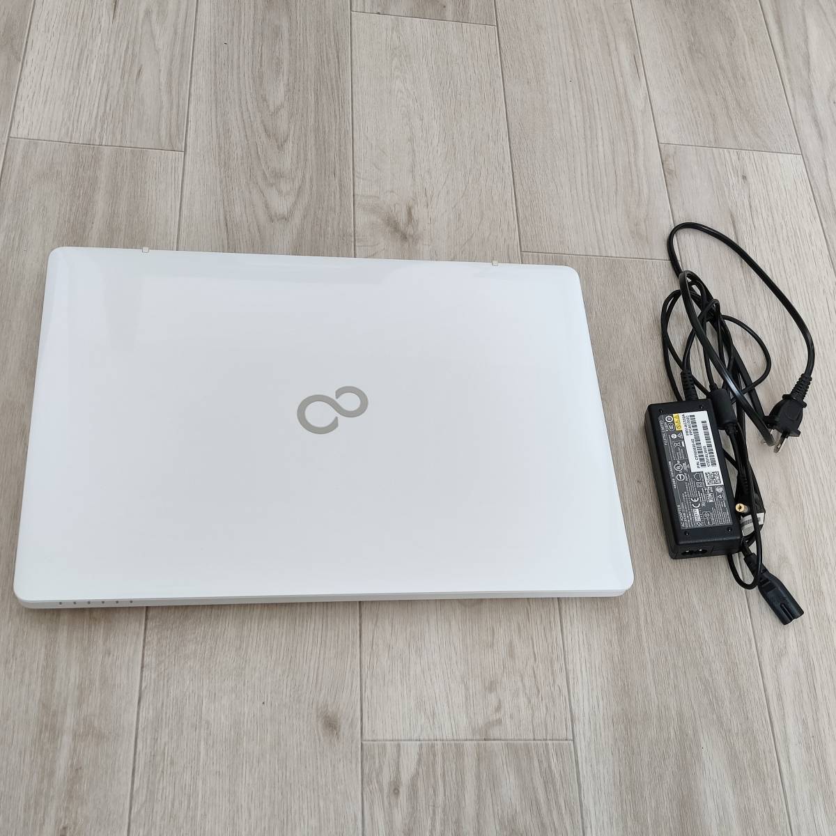 富士通 Lifebook AH50/B3 i7-7700HQ 8GB 256GB 富士通 LIFEBOOK AH50