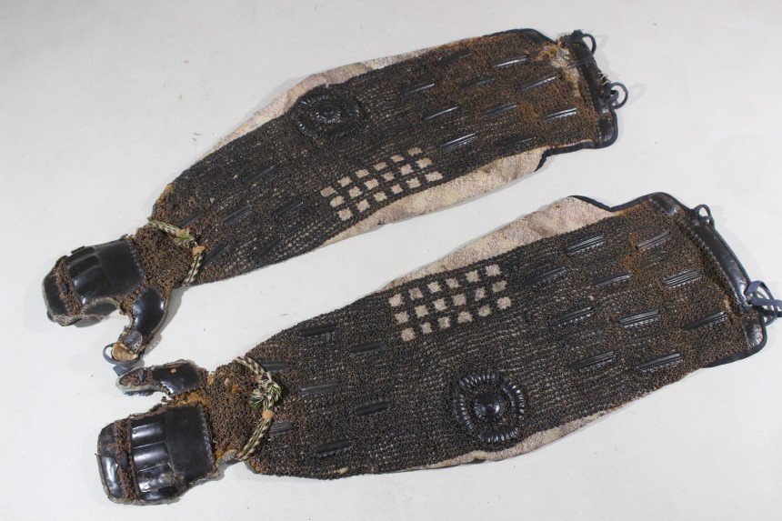 △▽籠手 江戸 鉄、黒漆 66×20cm 1.26kg 鎧/甲冑/武具