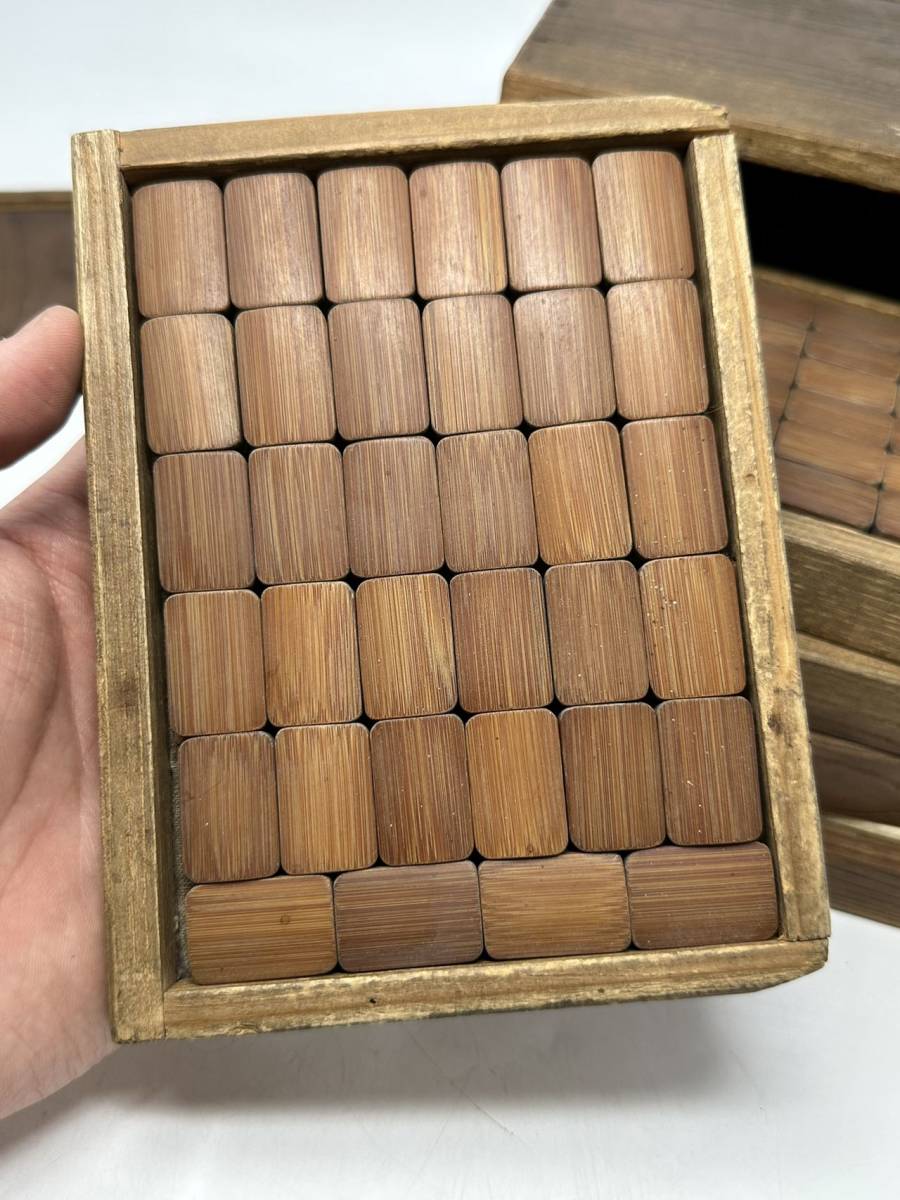 時代物 麻雀 牌 木箱入り サイコロ 竹背 マージャン 卓上ゲーム 骨造 