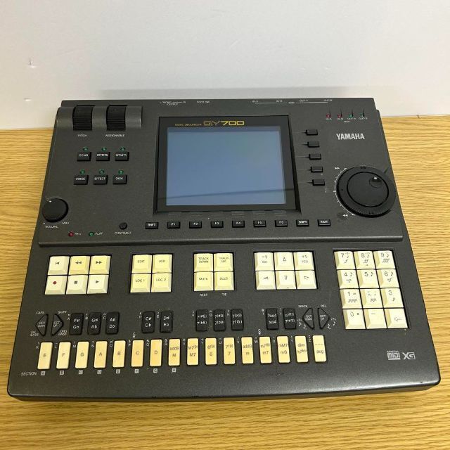 【ジャンク】 YAMAHA ヤマハ ミュージック シーケンサー QY700