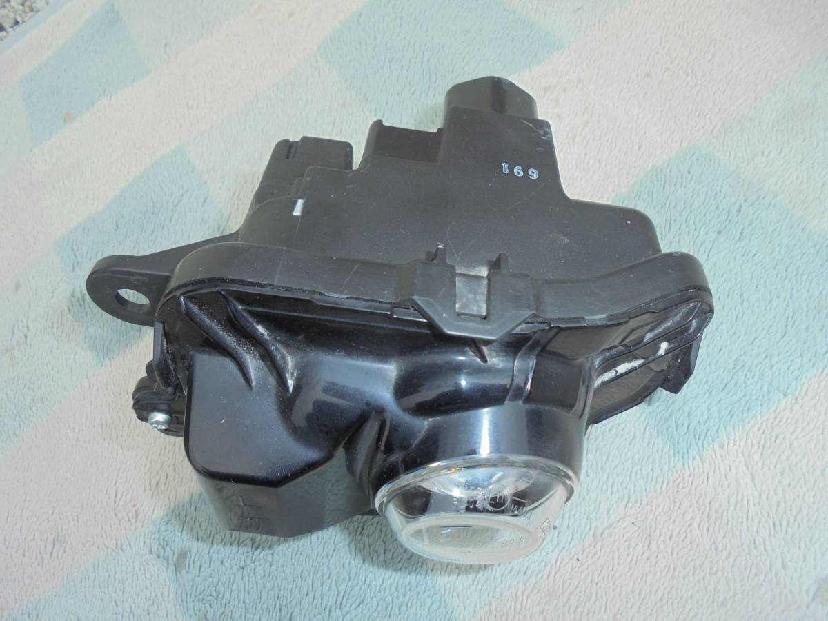 レクサス IS Fスポーツ GSE30.AVE30.ASE30 純正 左フォグランプ レクサス IS Fスポーツ GSE30.AVE30.ASE30 純正 左フォグランプ